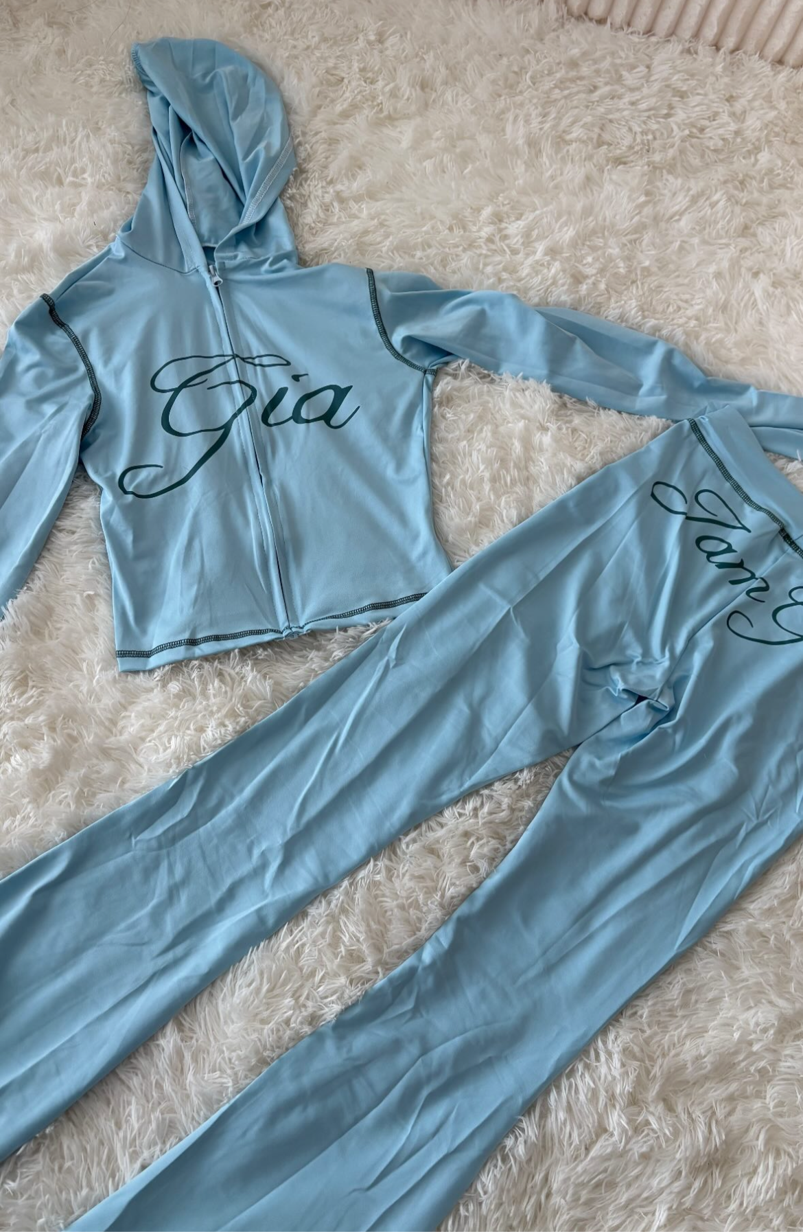 I am Gia blue