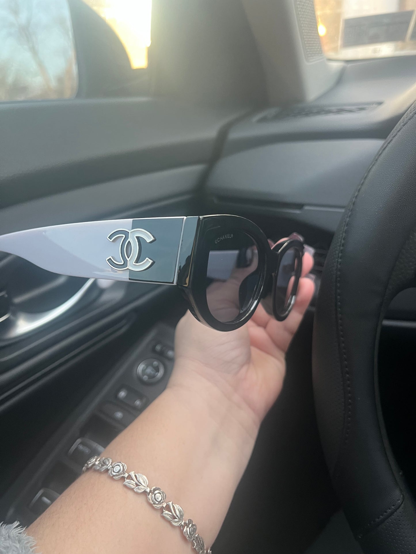 Black/White Shades