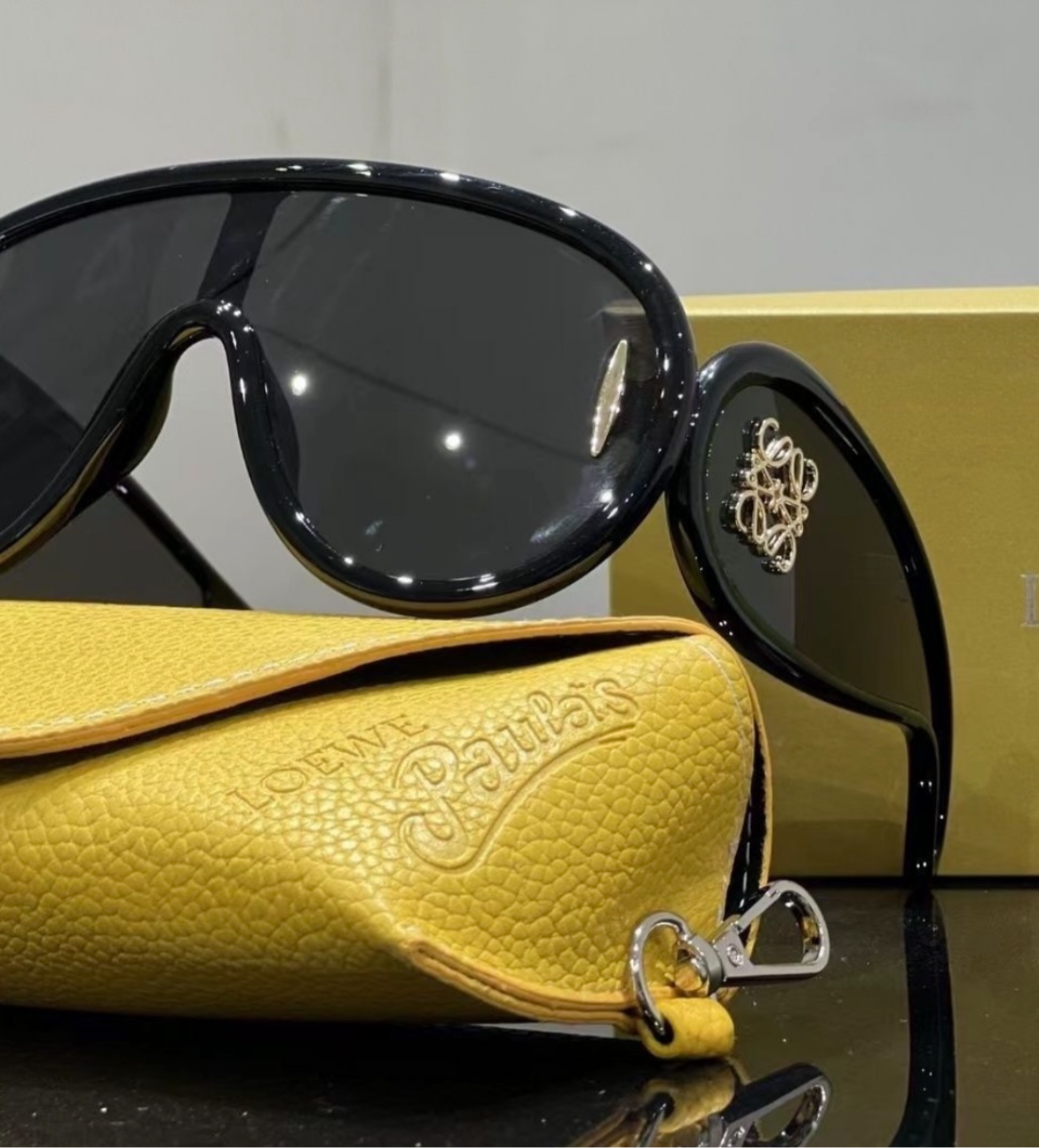 Lo Black Sunglasses