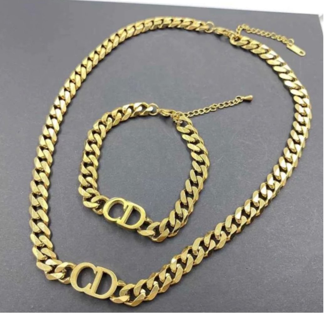 CD gold necklace set