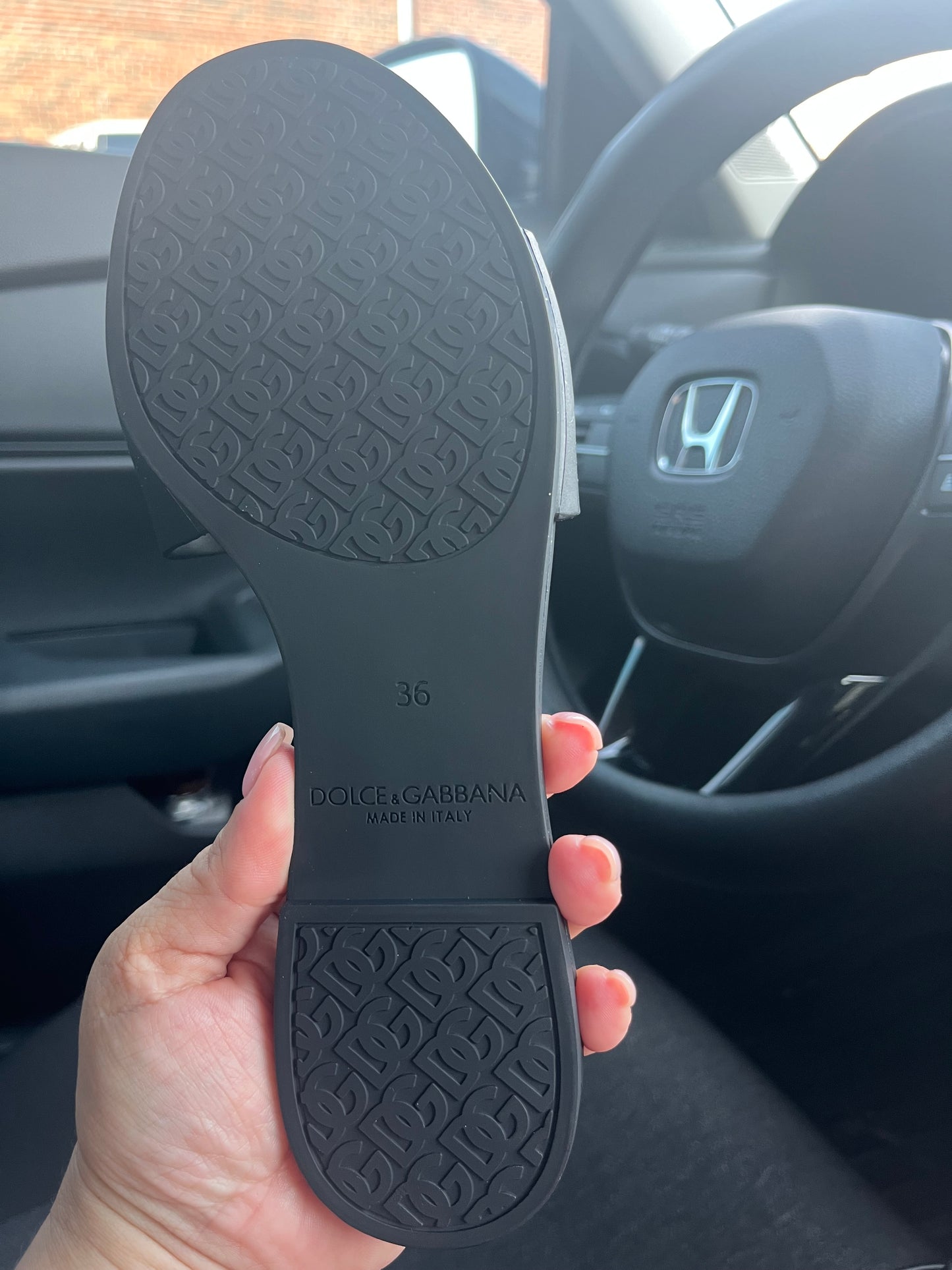 DG black