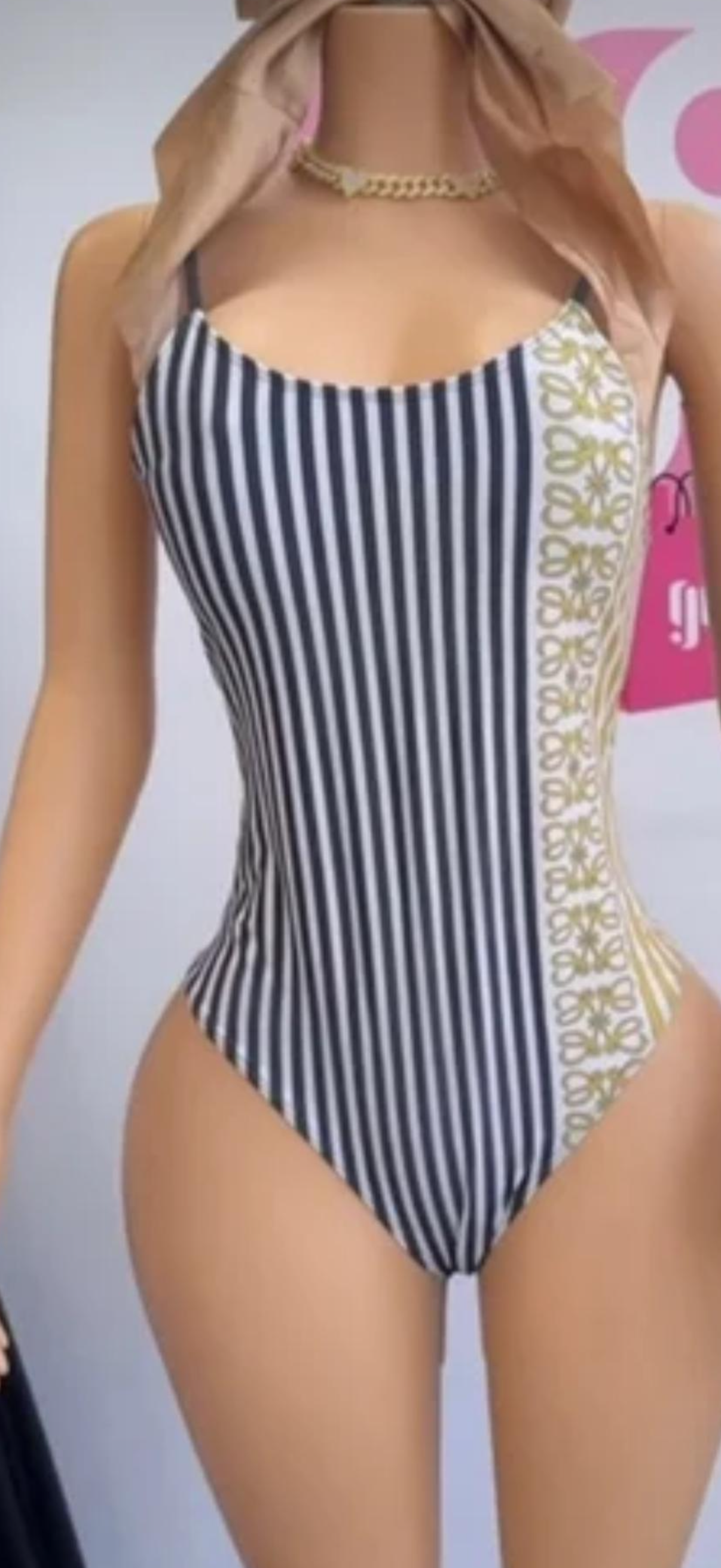 Lo One Piece