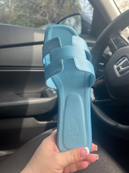 H Slides ( other colors available)